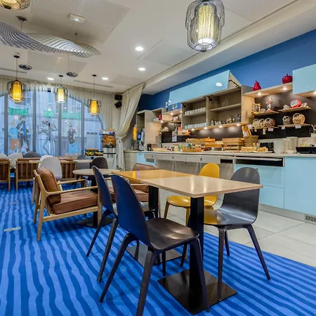 Hotel Ibis Styles La Rochelle Centre 3*
